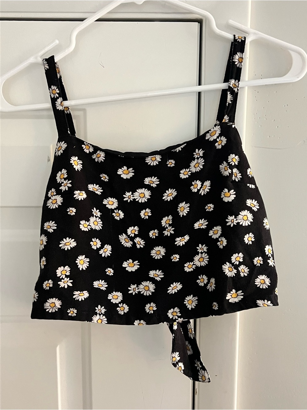 Hollister Black Daisy Print Cropped Tank